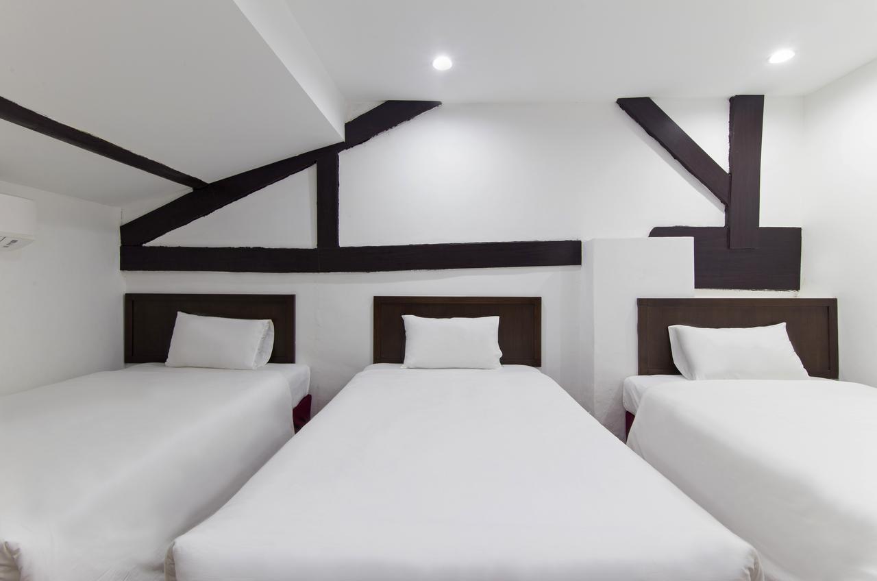 Charlies Boutique Hotel George Town Exterior photo